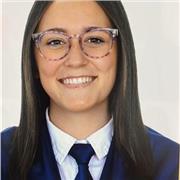 Profesora de Biología, Anatomía, Bioquímica, Lengua Castellana y Literatura, Historia, Inglés. 
Clases a todas las edades.